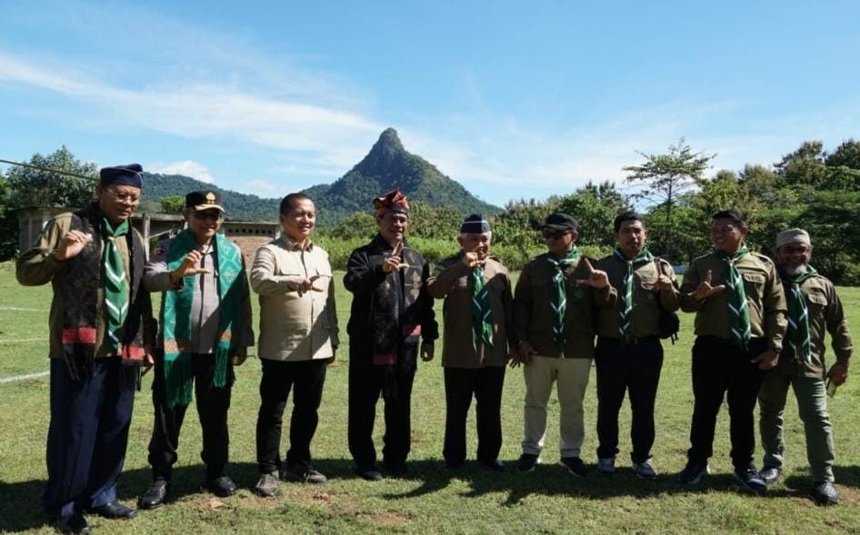Berikan Beasiswa Bagi Santri di Sumbawa, Mentan Amran: Saya Wakafkan Diri untuk Tanah Air