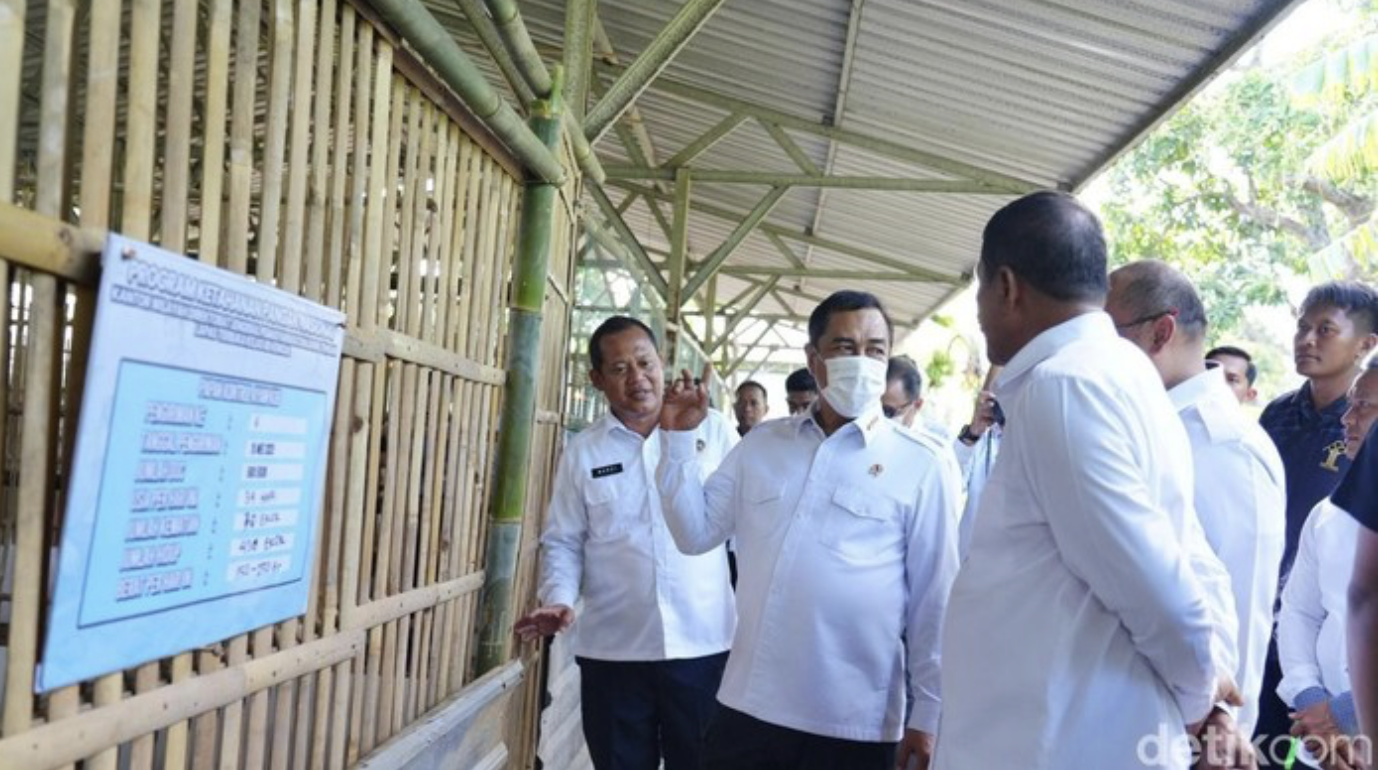 Usai Tinjau Budidaya Ikan, Menteri Agus Cek Peternakan Ayam di Lapas Kendal